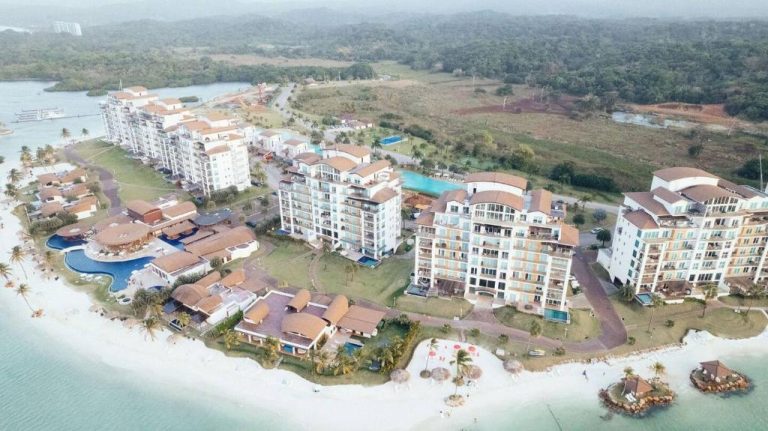 La Playa Escondıda – Panama